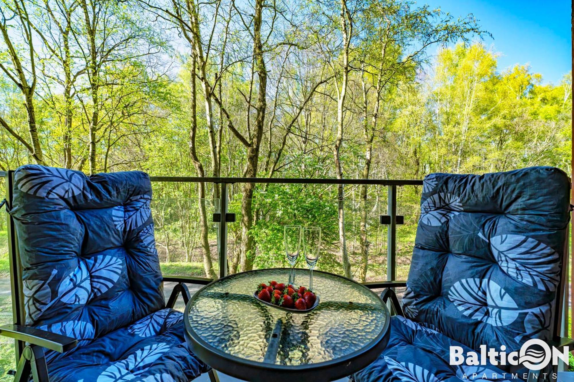 Apartamenty Balticon Polanki - Sauna, Fitness Inclusive - Basen Latem, Pool Im Sommer Колобжег Екстериор снимка