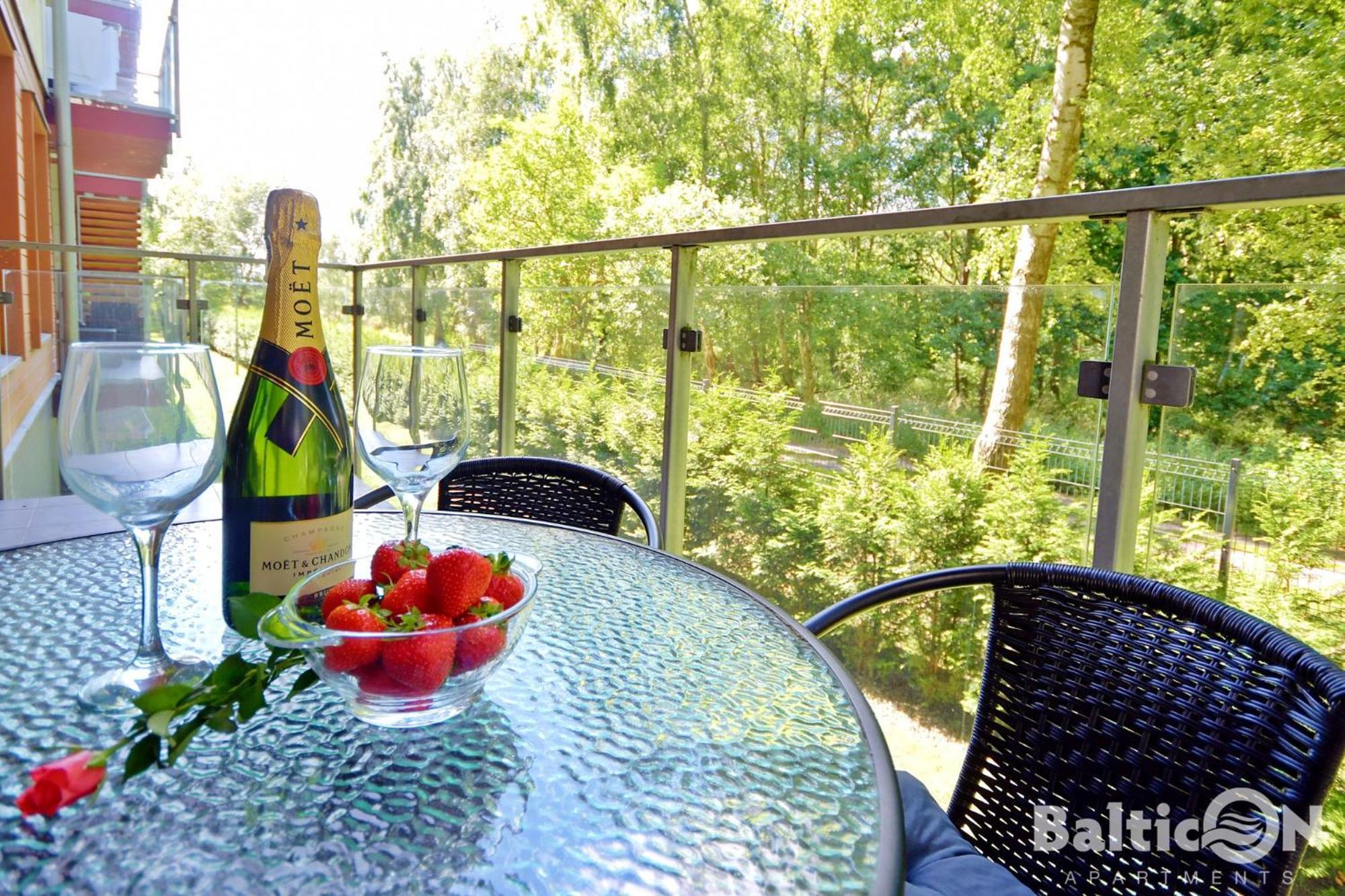 Apartamenty Balticon Polanki - Sauna, Fitness Inclusive - Basen Latem, Pool Im Sommer Колобжег Стая снимка
